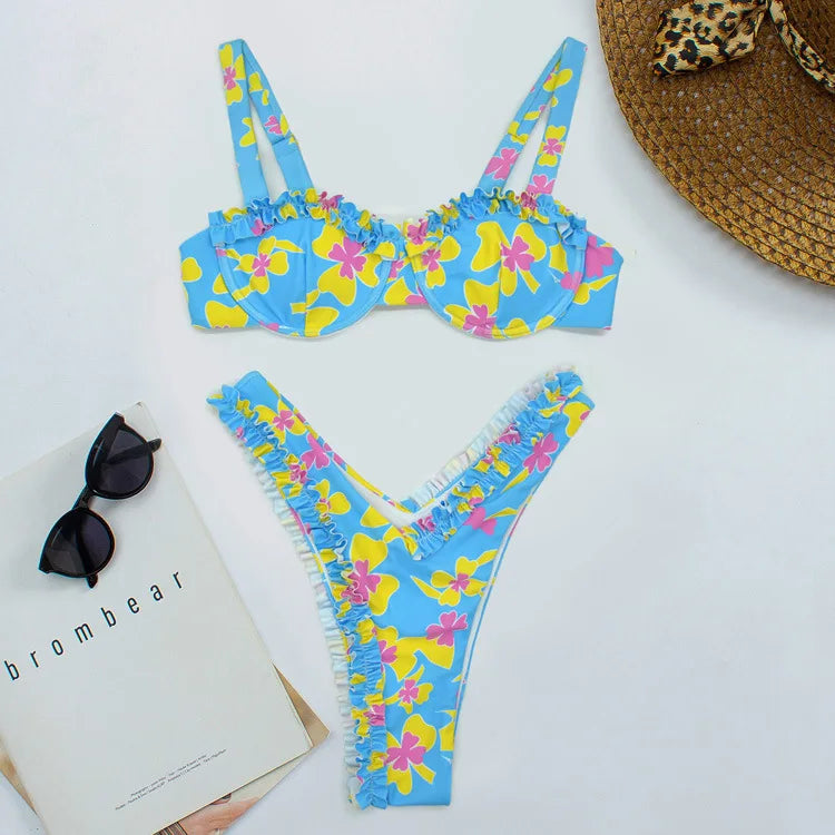 Tiffany - Sød bikini med flæsedetaljer
